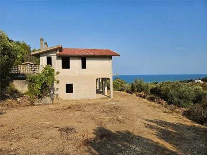 Casa con 5 locali in vendita in Pedaso