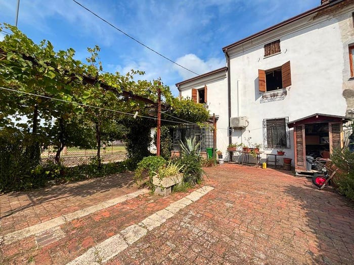 Casa con 6 locali in vendita in Via Giuseppe Garibaldi, Centro, Bovolone