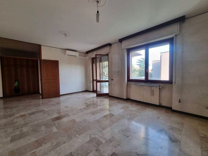 Appartamento quadrilocale in vendita in Via Giovanni Comisso, Vigentino Fatima, Milano