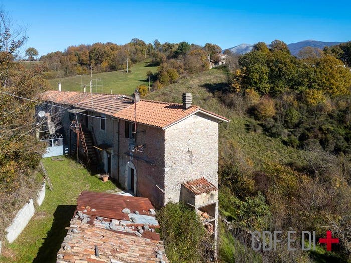 Casa bilocale in vendita in Via delle Prata, Roccaranieri, Longone Sabino