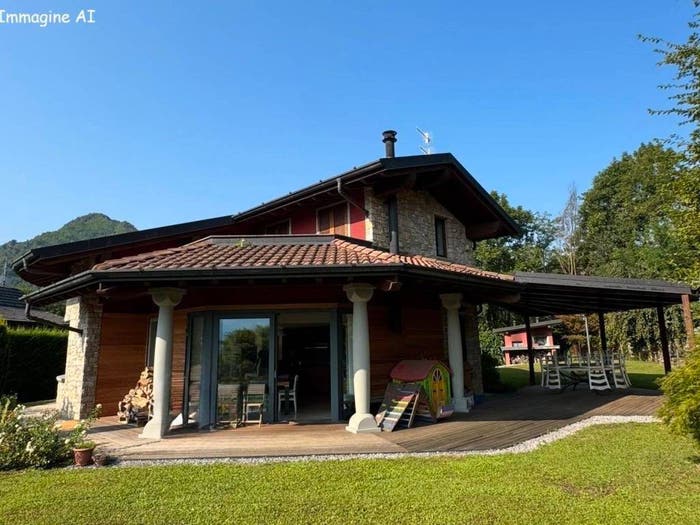 Casa con 6 locali in vendita in Via Aldo Moro, Premolo