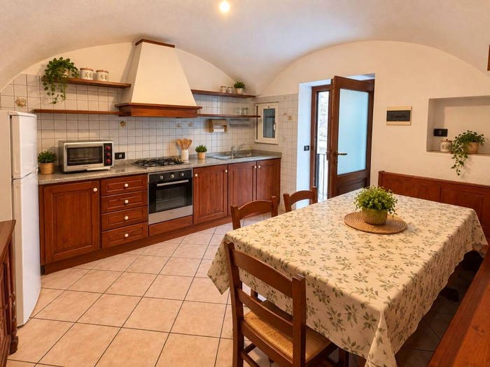 Appartamento quadrilocale in vendita in Via Giuseppe Garibaldi, Zuccarello