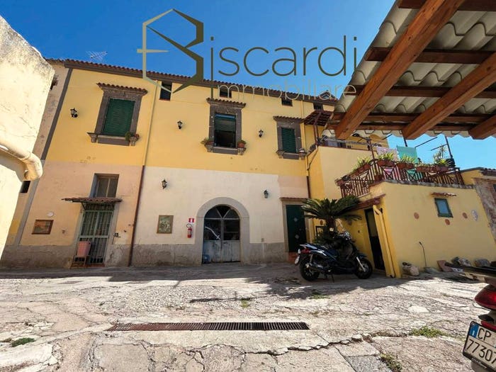 Appartamento quadrilocale in vendita in Via Parrocchia di Piedimonte di Casolla, Mezzano, Caserta
