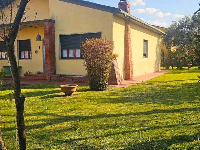 Casa con 6 locali in vendita in Via dei Mammini, San Concordio, Lucca