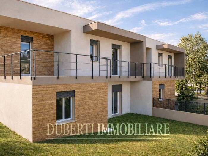 Casa quadrilocale in vendita in Via Guido Rossa, Centro, Gavirate