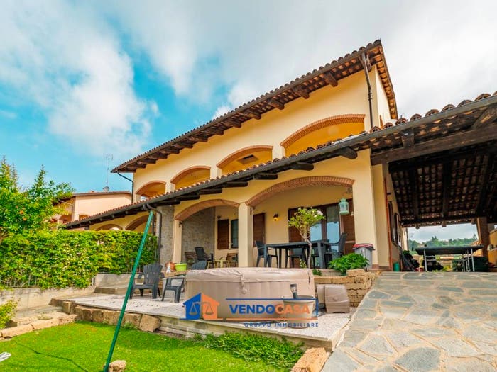 Casa con 5 locali in vendita in Via Montà, Centro, Monforte d'Alba