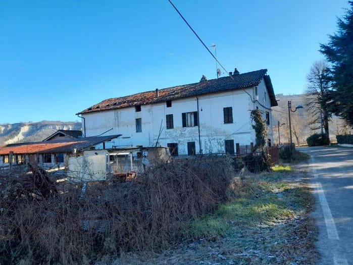 Casa con 6 locali in vendita in Frazione Madonna Della Neve, Clavesana