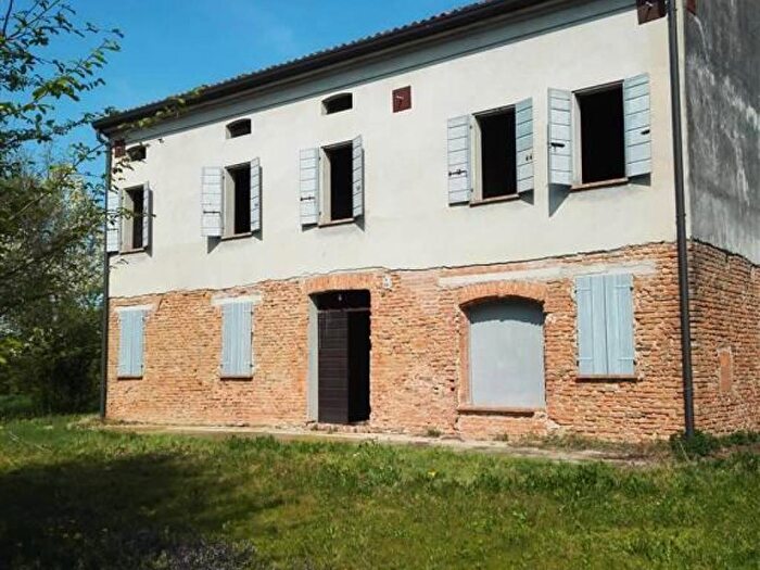 Casa con 6 locali in vendita in Via Moglia, Reggiolo