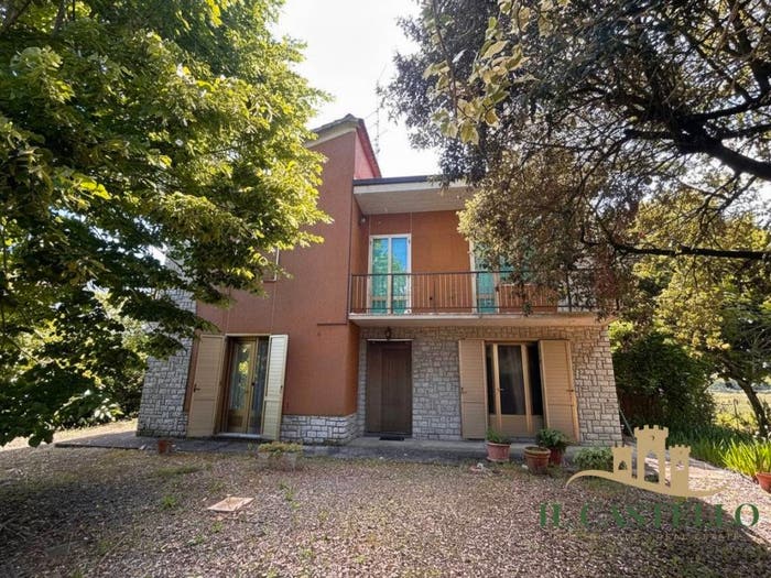 Casa trilocale in vendita in Via Castiglionese, Macchie, Castiglione del Lago