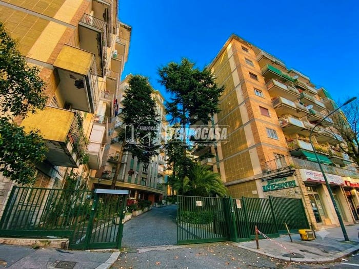 Appartamento quadrilocale in vendita in Via Bernardo Cavallino, Rione Alto, Napoli