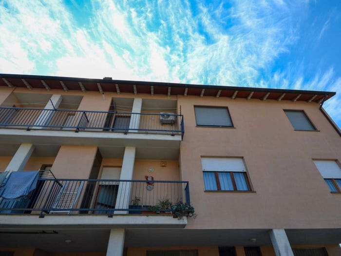 Appartamento con 5 locali in vendita in Via dei Tulipani, Centro, Ficulle