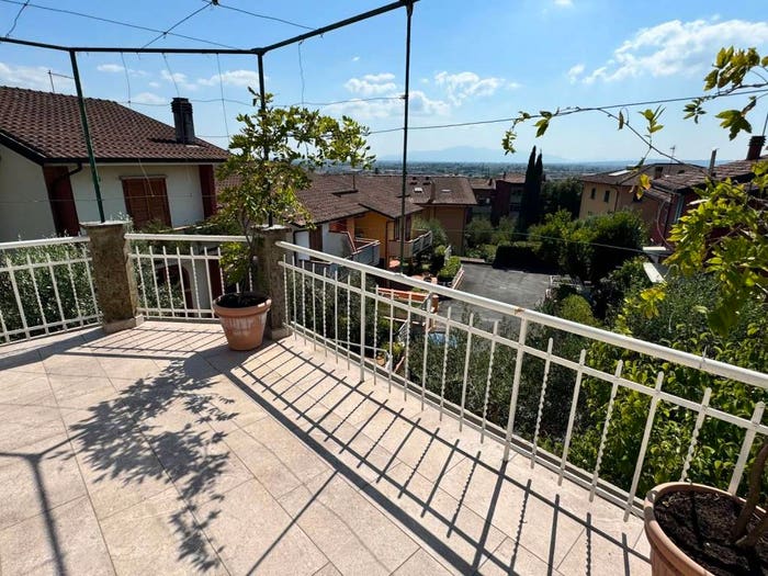 Appartamento trilocale in vendita in Via Antonio Labriola, Centro, Monsummano Terme