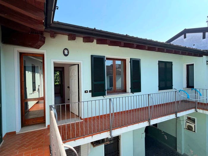 Appartamento trilocale in vendita in Via Alessandro Manzoni, Castelletto, Leno
