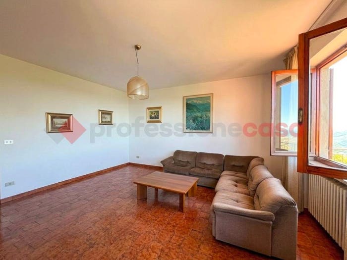 Appartamento con 5 locali in vendita in GENERALE CANTORE, Centro, Roverè Veronese