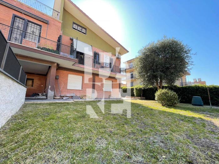 Appartamento trilocale in vendita in Via Amos Cassioli, Acilia, Roma