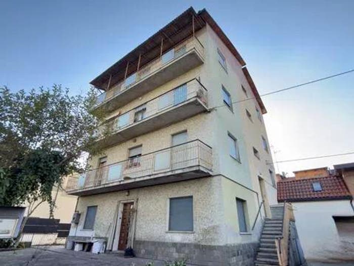 Appartamento quadrilocale in vendita in Via Sinistra Guerro, Centro, Castelvetro di Modena