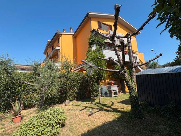 Casa trilocale in vendita in Via giuseppe toniolo, Bastia, Bastia Umbra