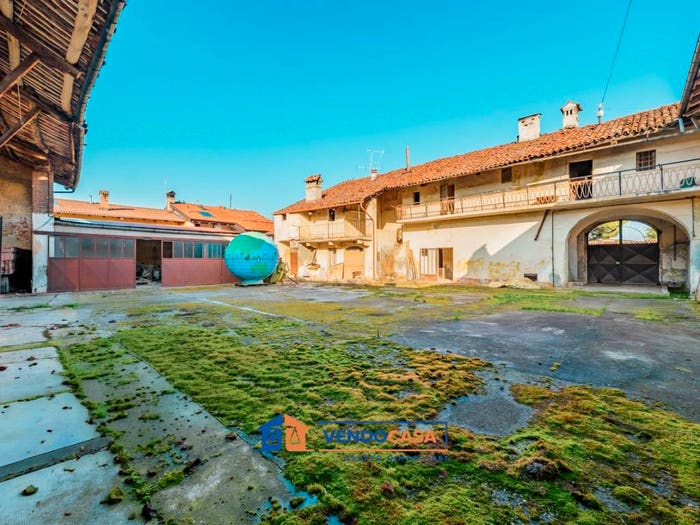Casa con 6 locali in vendita in Via Piero Bellino, Centro, Tarantasca