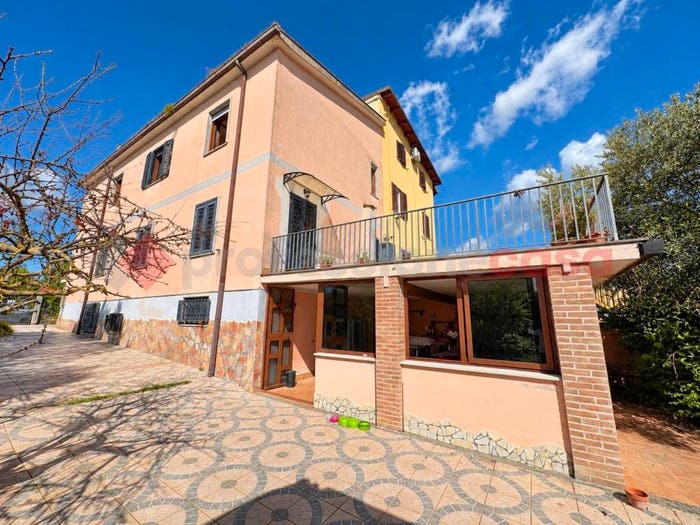 Casa con 5 locali in vendita in via ferraris, Gattone Isole, Aprilia