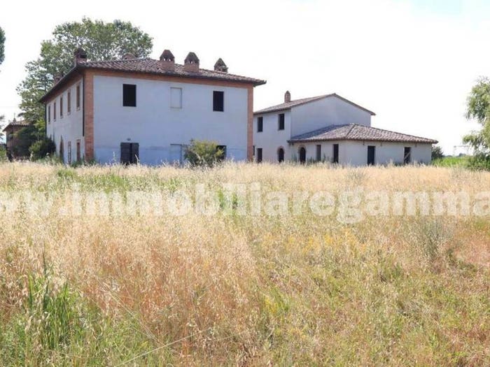 Casa con 6 locali in vendita in Quattro Poderi, Chiusi