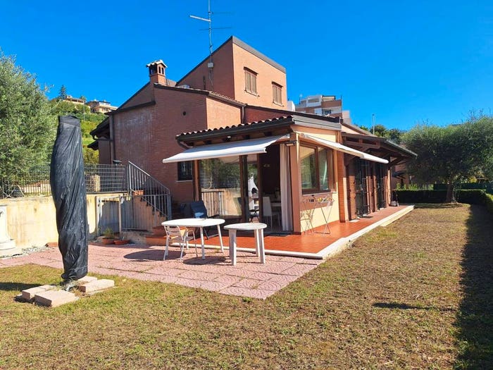 Casa con 6 locali in vendita in Via Paolo Volponi, Passo Varano, Ancona