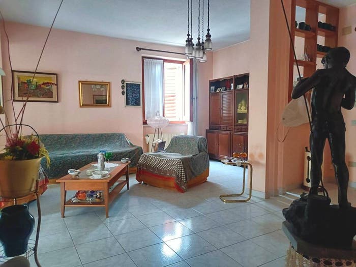 Appartamento con 6 locali in vendita in Via Guglielmo Marconi, Centro, Lanusei