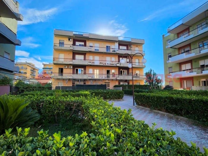 Casa quadrilocale in vendita in VIA SOCRATE, Centro, Aprilia