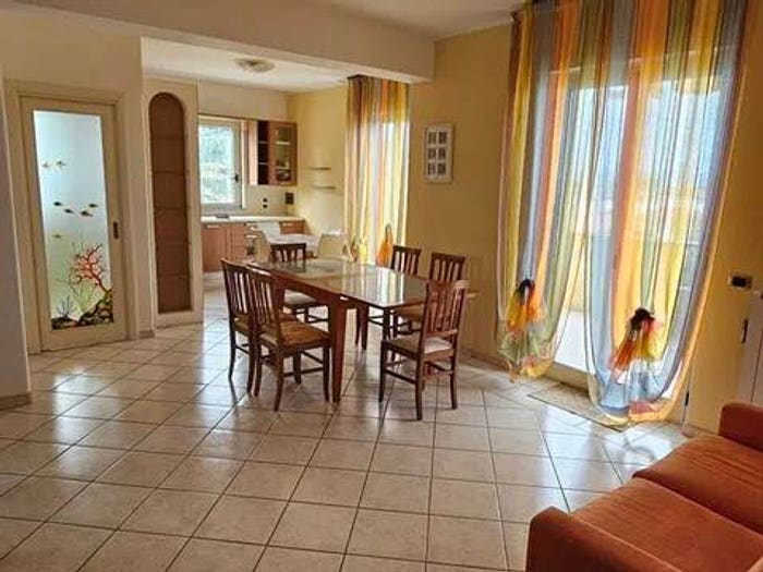 Appartamento quadrilocale in vendita in Circonvallazione Nord, Centro, Siderno