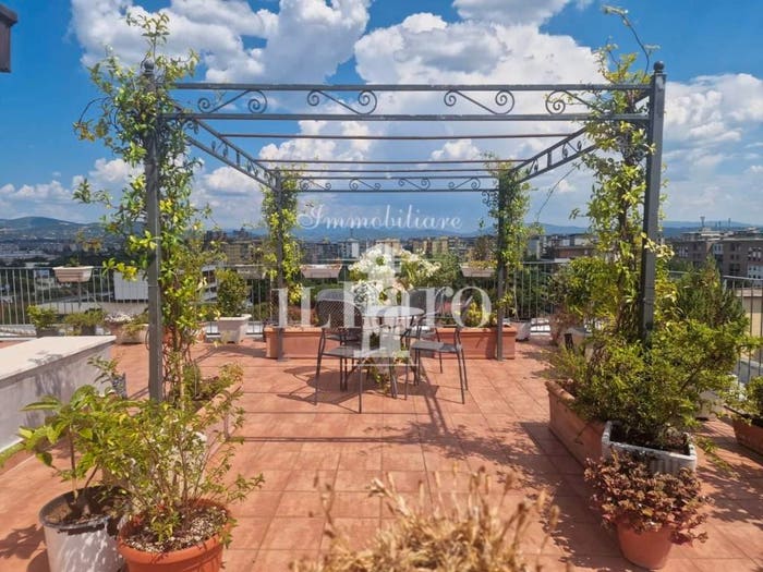Appartamento con 6 locali in vendita in Via di Novoli, Novoli, Firenze