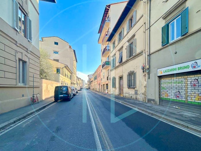 Appartamento con 5 locali in vendita in Via del Ponte alle Mosse, Porta al Prato San Jacopino, Firenze