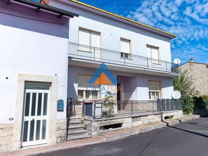 Appartamento con 6 locali in vendita in Via Trieste, Attigliano