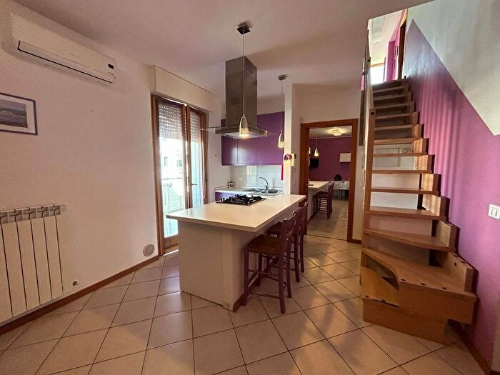 Appartamento con 5 locali in vendita in Lungomare Sirena, Tortoreto