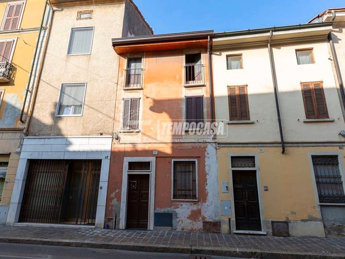 Casa quadrilocale in vendita in Via Francesco Genala, Centro, Soresina