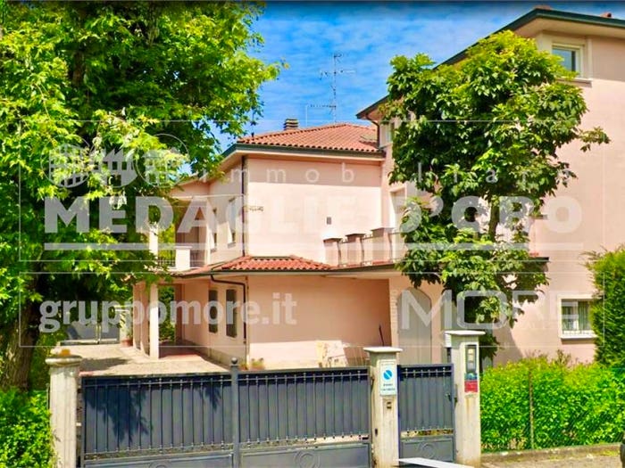 Casa con 6 locali in vendita in Strada Nazionale Per Carpi, Ganaceto Lesignana, Modena