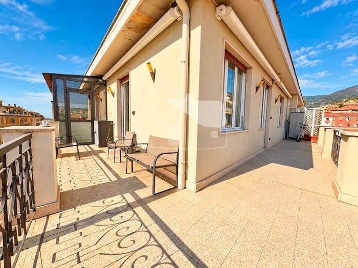 Casa con 5 locali in vendita in Via Vincenzo Gioberti, Porto Vecchio, Sanremo