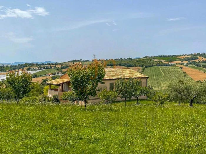 Casa in vendita in Viale Ungheria, Centro, Mondavio