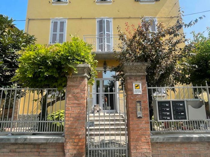Casa con 6 locali in vendita in Strada Alessandria, San Leonardo, Parma