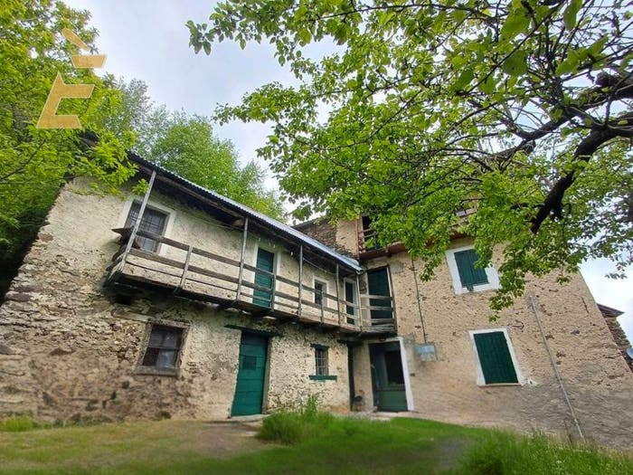 Casa con 6 locali in vendita in LOCALITA' NASCIO MULATTIERI, Pamparato