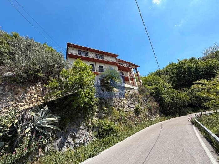 Appartamento con 5 locali in vendita in Bomba