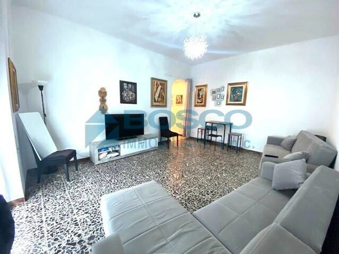 Appartamento trilocale in vendita in Via Vittorio Veneto, Centro Storico, La Spezia