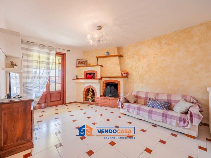 Casa quadrilocale in vendita in Via Curtense, Turano, Massa