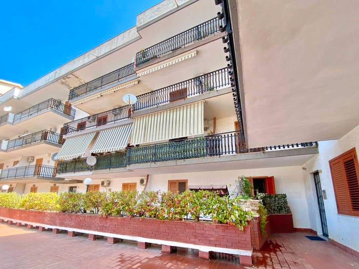 Appartamento trilocale in vendita in Viale Jannuzzo, Centro, GiardiniNaxos
