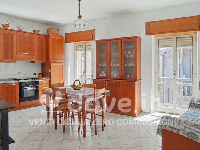 Casa trilocale in vendita in Via Vittoria, Centro, Stalettì