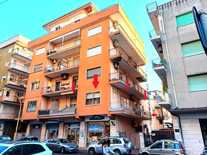 Appartamento con 5 locali in vendita in Via C Amirante, Soverato Marina, Soverato