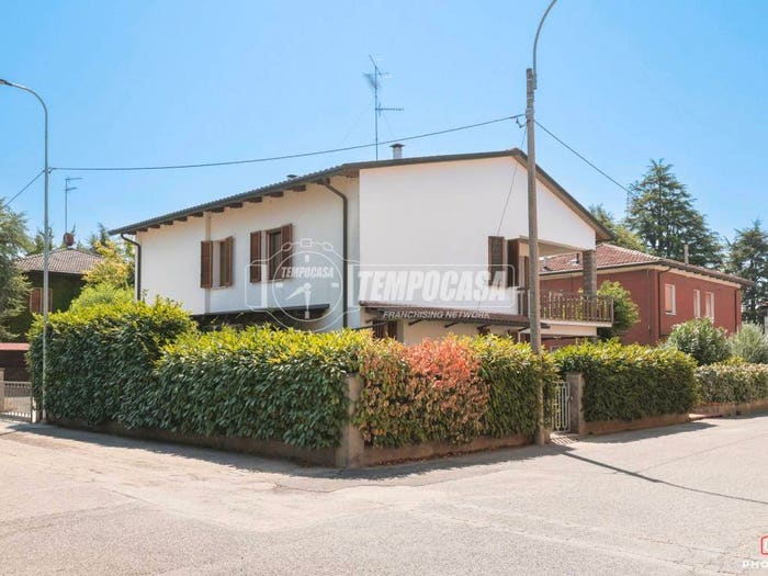 Casa con 6 locali in vendita in Via Fernando Rovinetti, Sasso Morelli Sesto Imolese, Imola