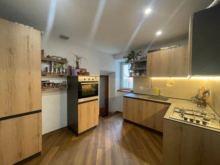 Appartamento con 5 locali in vendita in Via Roma, Cavareno