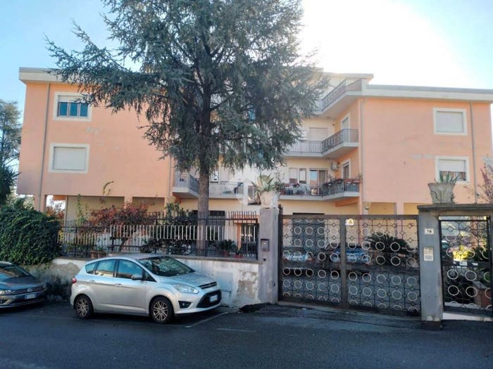 Appartamento con 6 locali in vendita in Via Giacomo Puccini, Andreotta, Castrolibero