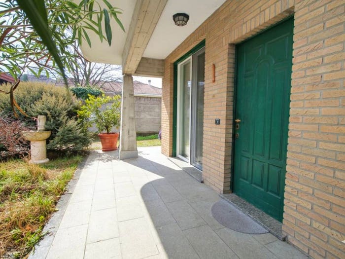 Casa quadrilocale in vendita in Via Sant'Ambrogio, Rescaldina