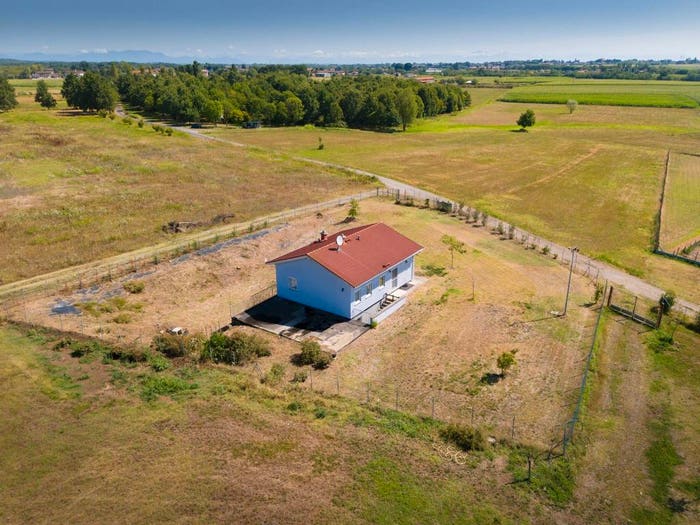Casa trilocale in vendita in Via Fornaci, Fornaci, Oleggio