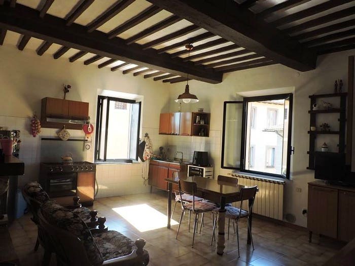 Appartamento con 6 locali in vendita in Piazza San Francesco, Centro, Chiusi